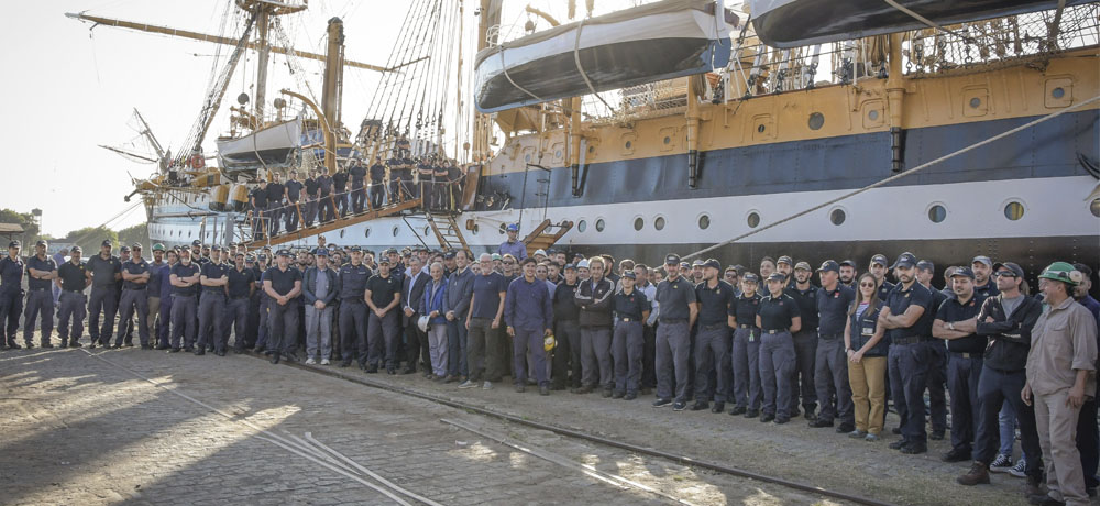 Fragata Americo Vespucio trabajo Rio Saniago